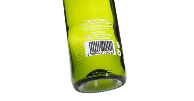 glass hallmark on wine bottle